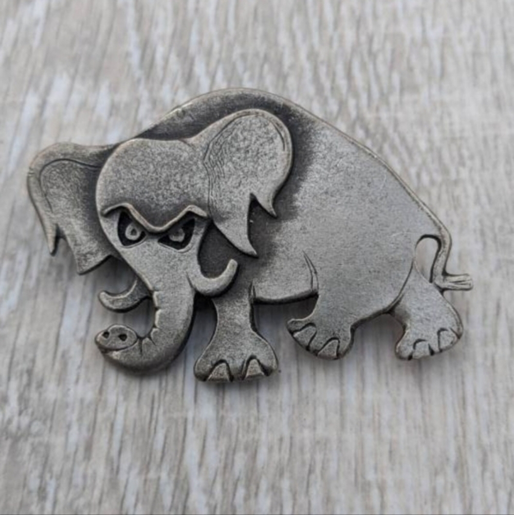 Metzke Midcentury Pewter Angry Elephant Brooch